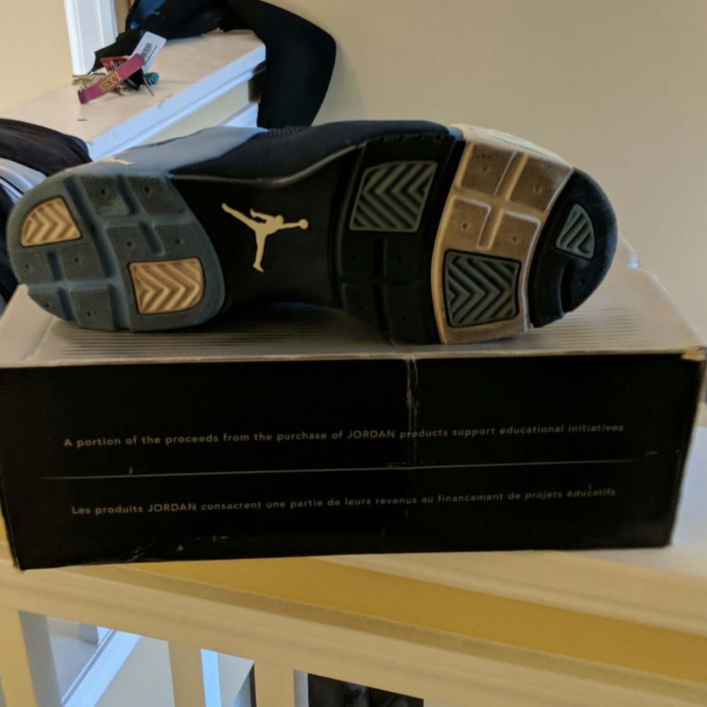 Air jordansLX2 - Picture 2 of 3